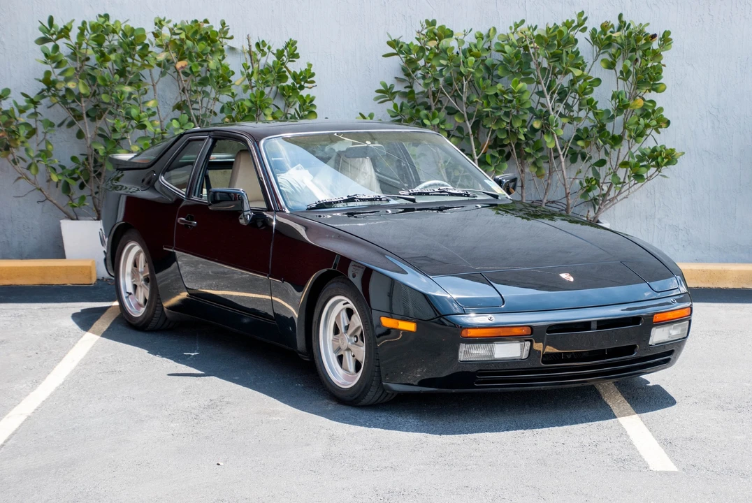 1986 Porsche 944 Turbo - Image 2 of 31