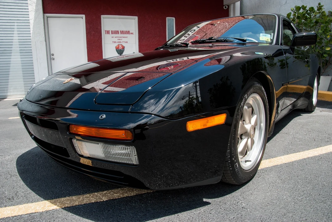 1986 Porsche 944 Turbo - Image 14 of 31