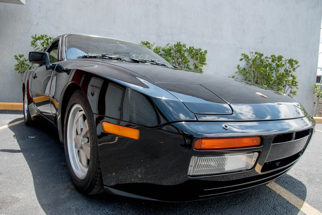 1986 Porsche 944 Turbo - Image 11 of 31