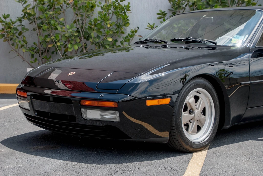 1986 Porsche 944 Turbo - Image 15 of 31