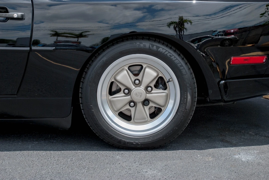 1986 Porsche 944 Turbo - Image 26 of 31