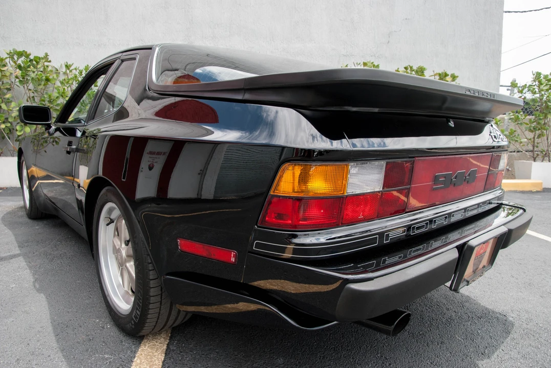 1986 Porsche 944 Turbo - Image 6 of 31