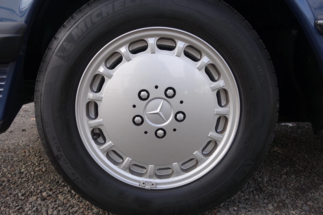 1987 Mercedes-Benz R107 SL-Class - Image 29 of 31