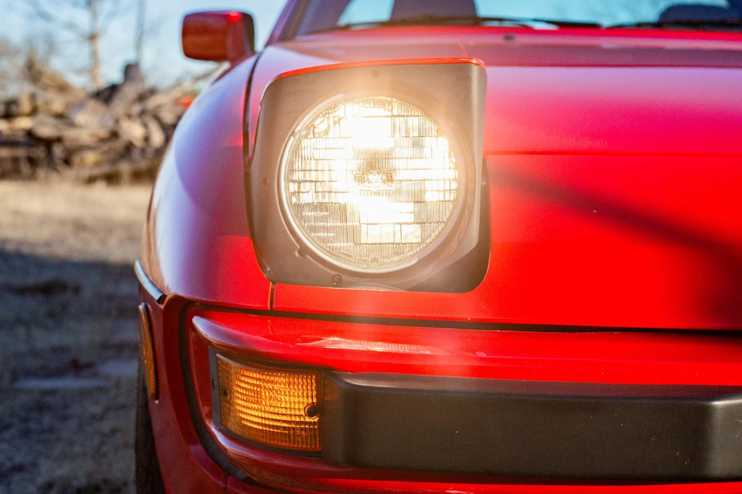 1987 Porsche 924 S - Image 16 of 31