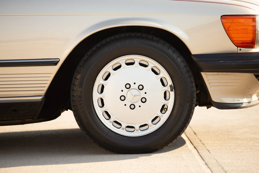 1988 Mercedes-Benz R107 SL-Class - Image 24 of 31