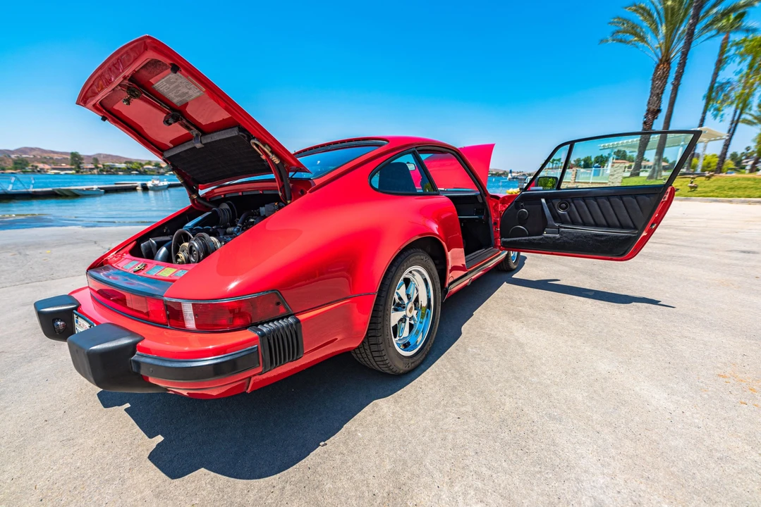 1988 Porsche 911 Carrera 3.2 - Image 16 of 31