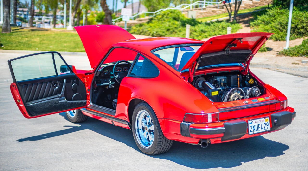 1988 Porsche 911 Carrera 3.2 - Image 28 of 31