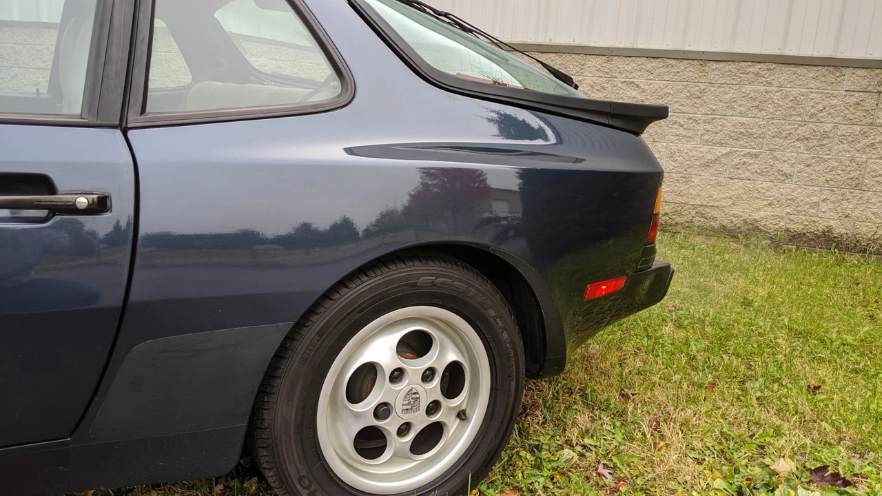 1988 Porsche 944 - Image 24 of 31