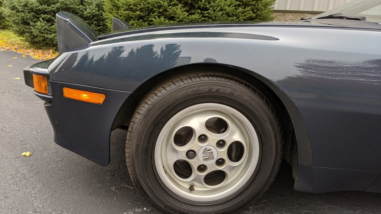 1988 Porsche 944 - Image 18 of 31