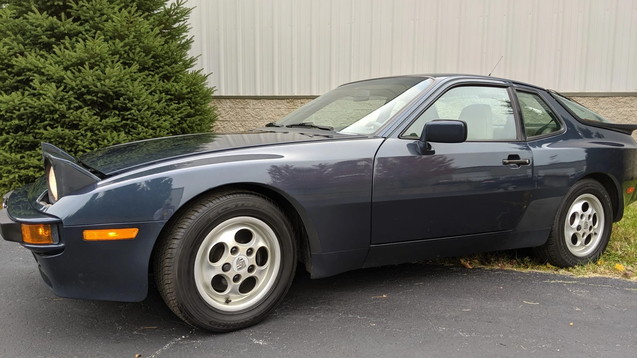 1988 Porsche 944 - Image 17 of 31