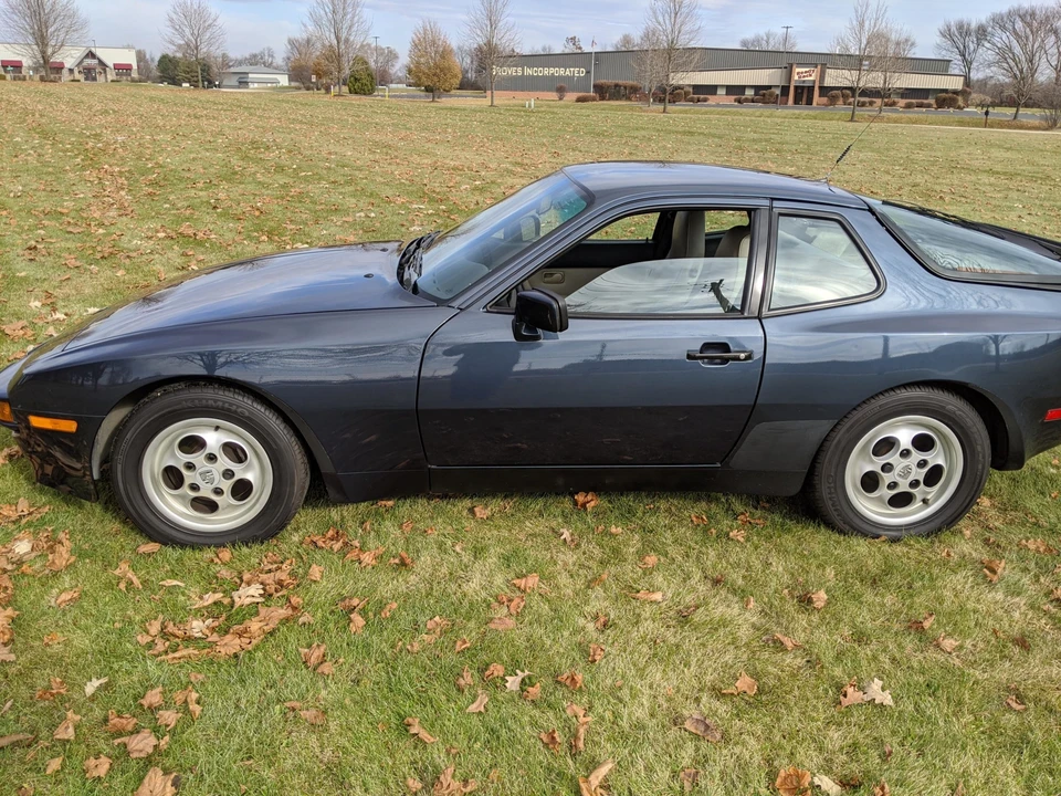 1988 Porsche 944 - Image 15 of 31