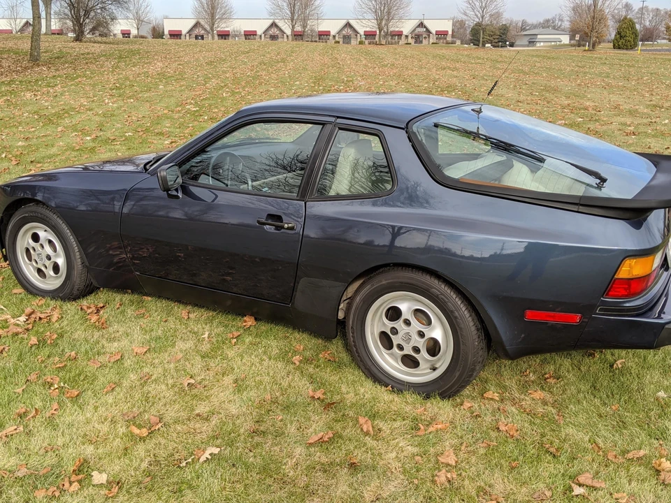 1988 Porsche 944 - Image 14 of 31