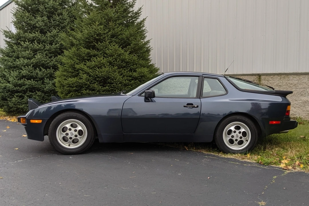 1988 Porsche 944 - Image 16 of 31