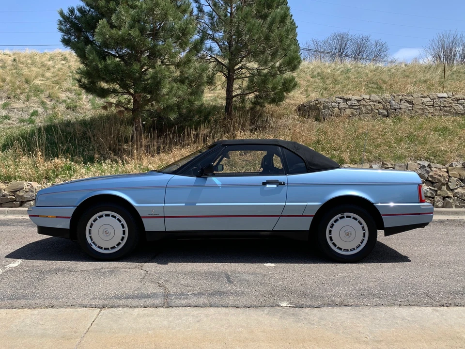 1989 Cadillac Allante - Image 9 of 31