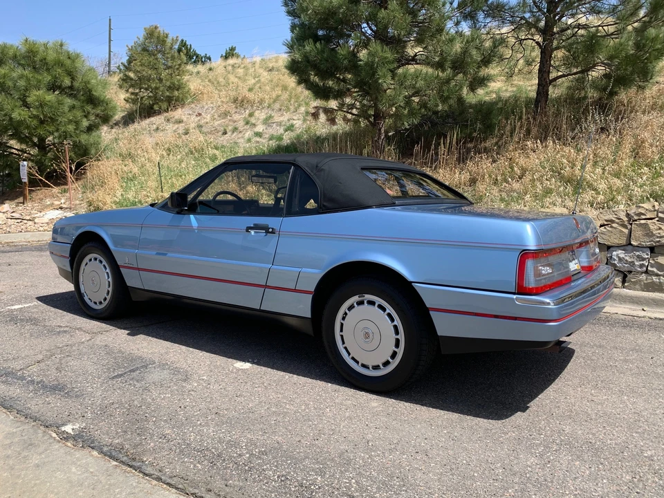 1989 Cadillac Allante - Image 10 of 31