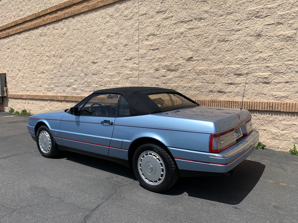 1989 Cadillac Allante - Image 11 of 31