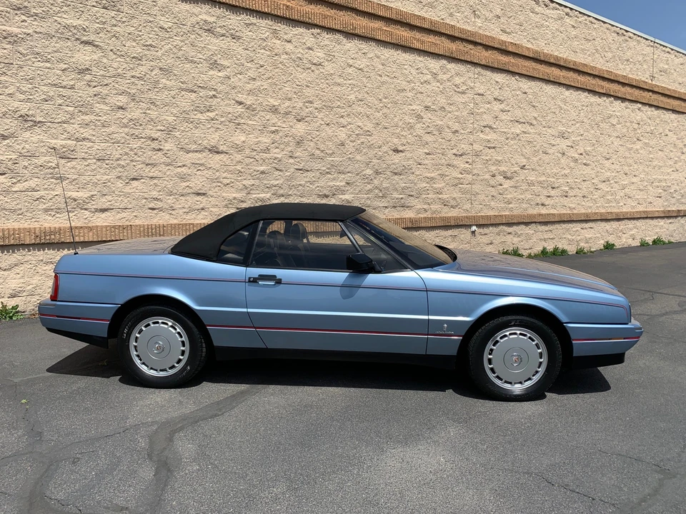 1989 Cadillac Allante - Image 21 of 31