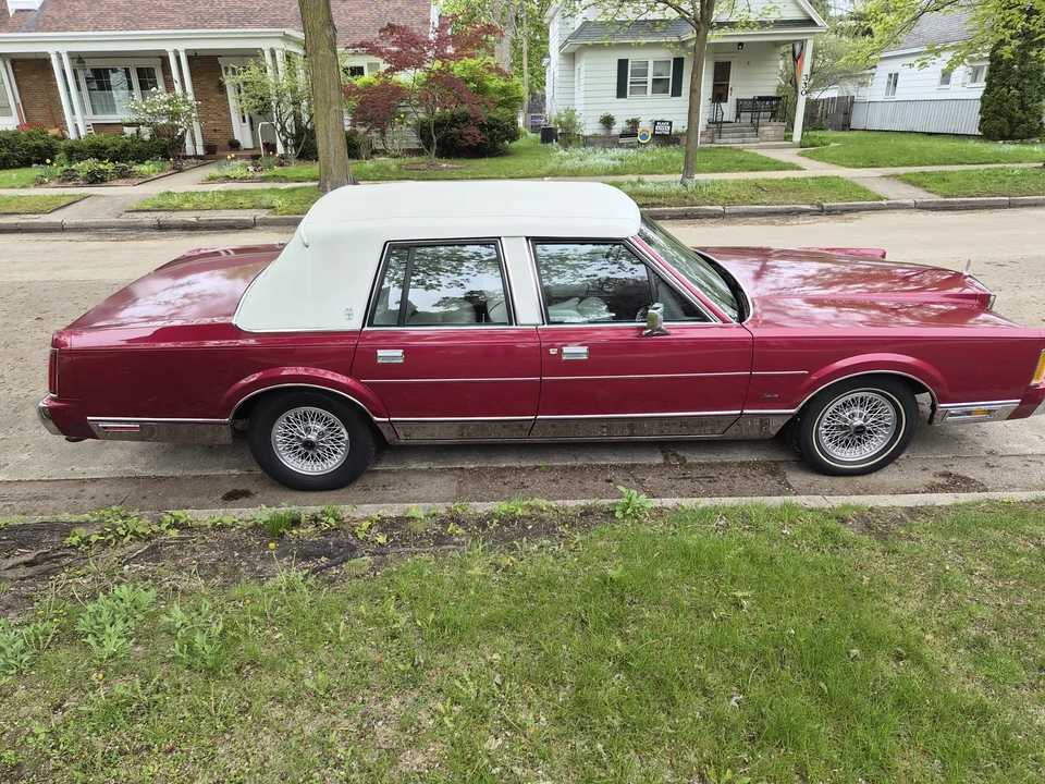 1989 Lincoln Town Car - Image 14 of 31