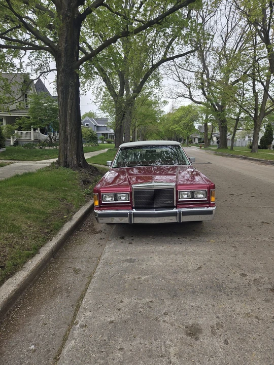 1989 Lincoln Town Car - Image 18 of 31