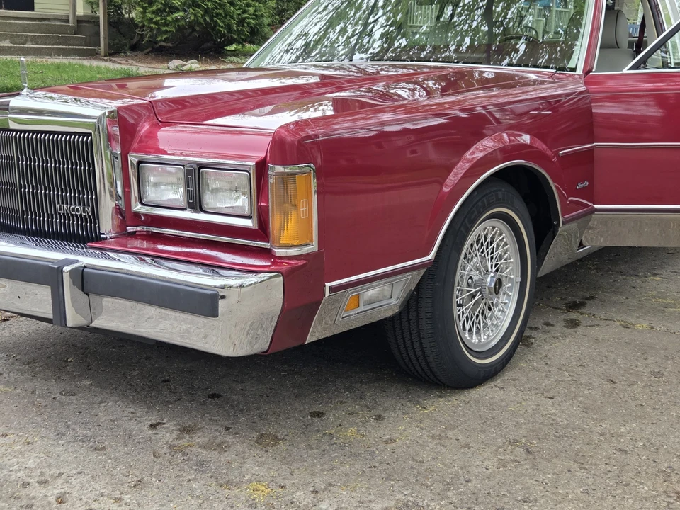 1989 Lincoln Town Car - Image 25 of 31