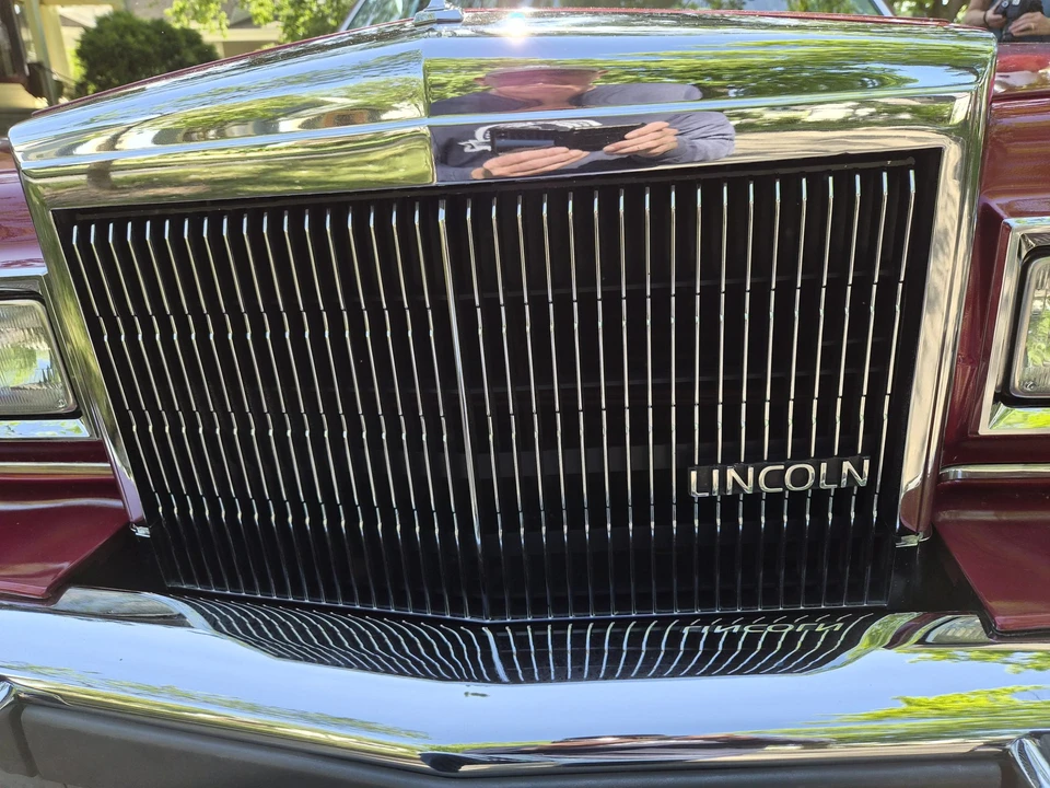 1989 Lincoln Town Car - Image 23 of 31