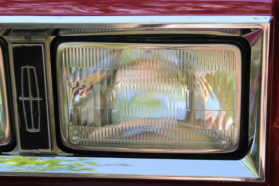 1989 Lincoln Town Car - Image 28 of 31
