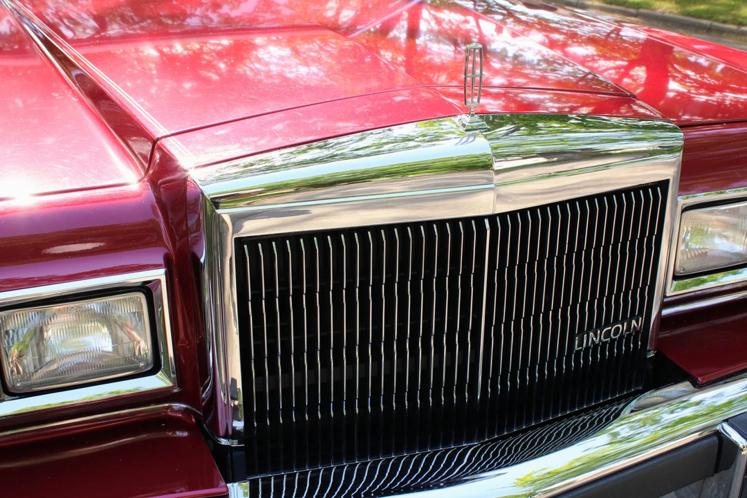 1989 Lincoln Town Car - Image 21 of 31