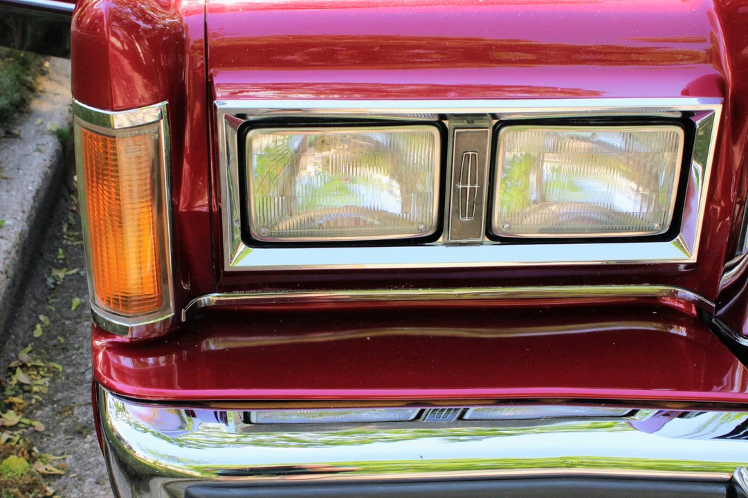 1989 Lincoln Town Car - Image 26 of 31
