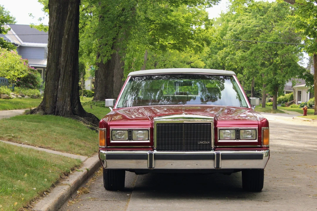 1989 Lincoln Town Car - Image 19 of 31