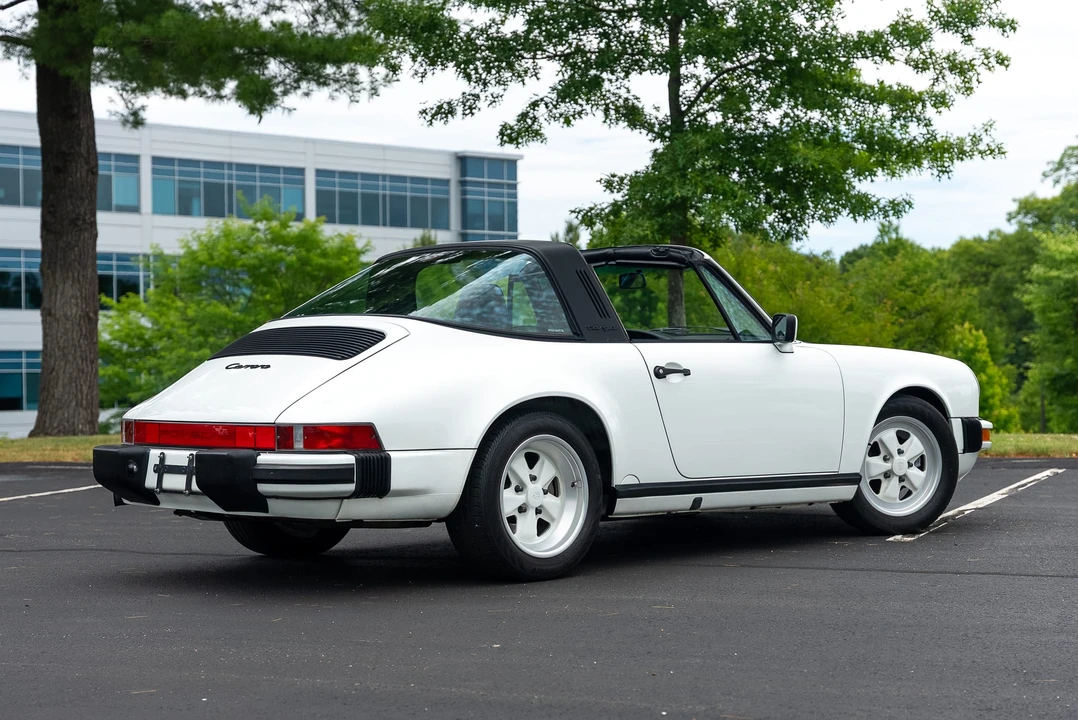 1989 Porsche 911 Carrera 3.2 - Image 13 of 31
