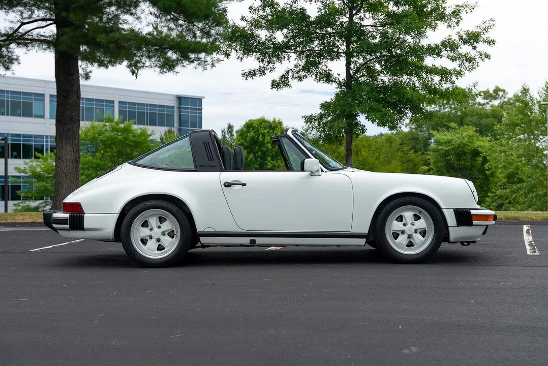 1989 Porsche 911 Carrera 3.2 - Image 15 of 31