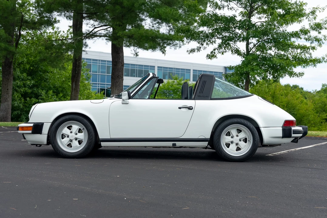 1989 Porsche 911 Carrera 3.2 - Image 7 of 31