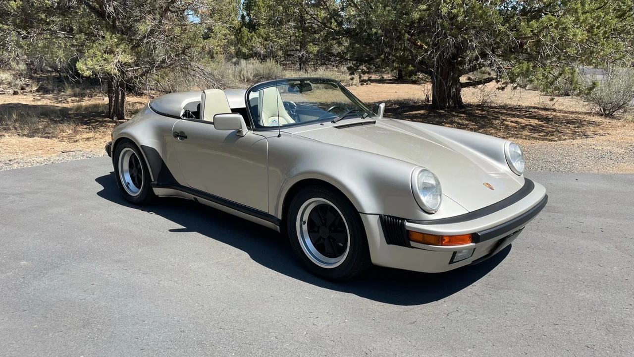 1989 Porsche 911 Carrera 3.2 - Image 16 of 31