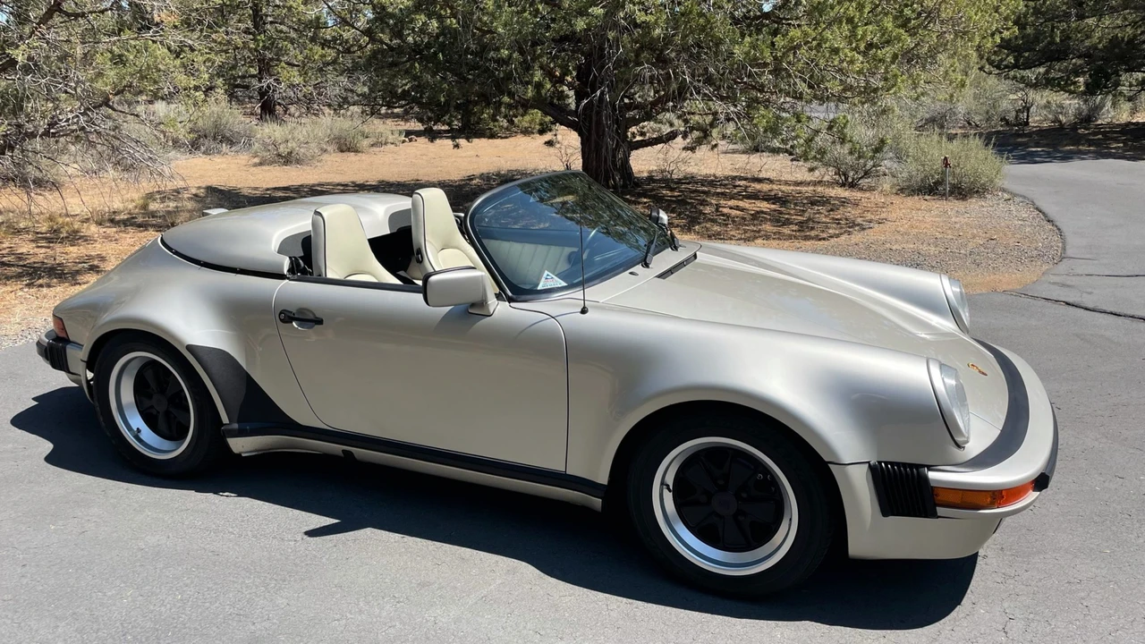 1989 Porsche 911 Carrera 3.2 - Image 17 of 31