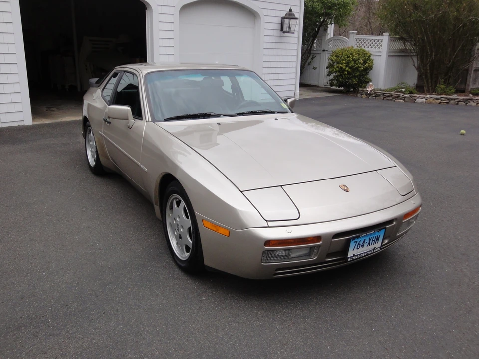 1989 Porsche 944 S2 - Image 6 of 31