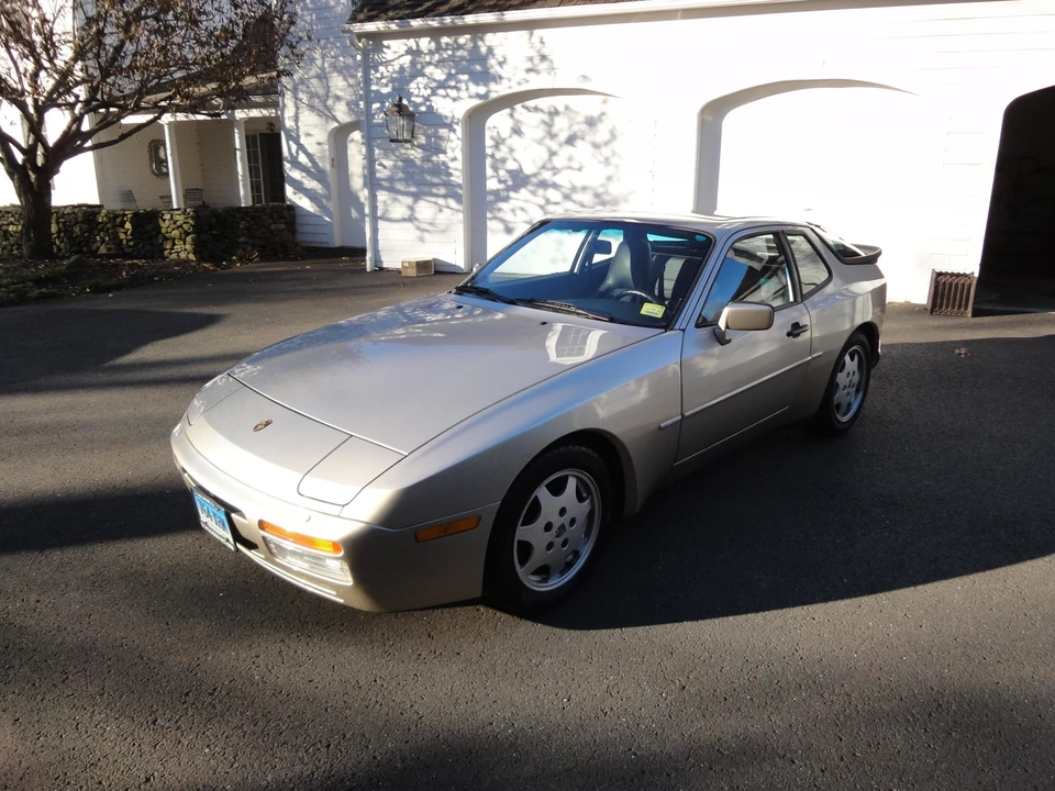 1989 Porsche 944 S2 - Image 9 of 31