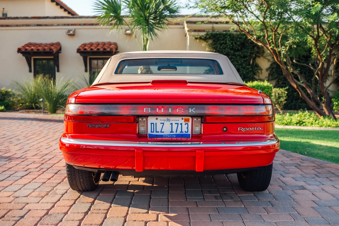1990 Buick Reatta - Image 13 of 31