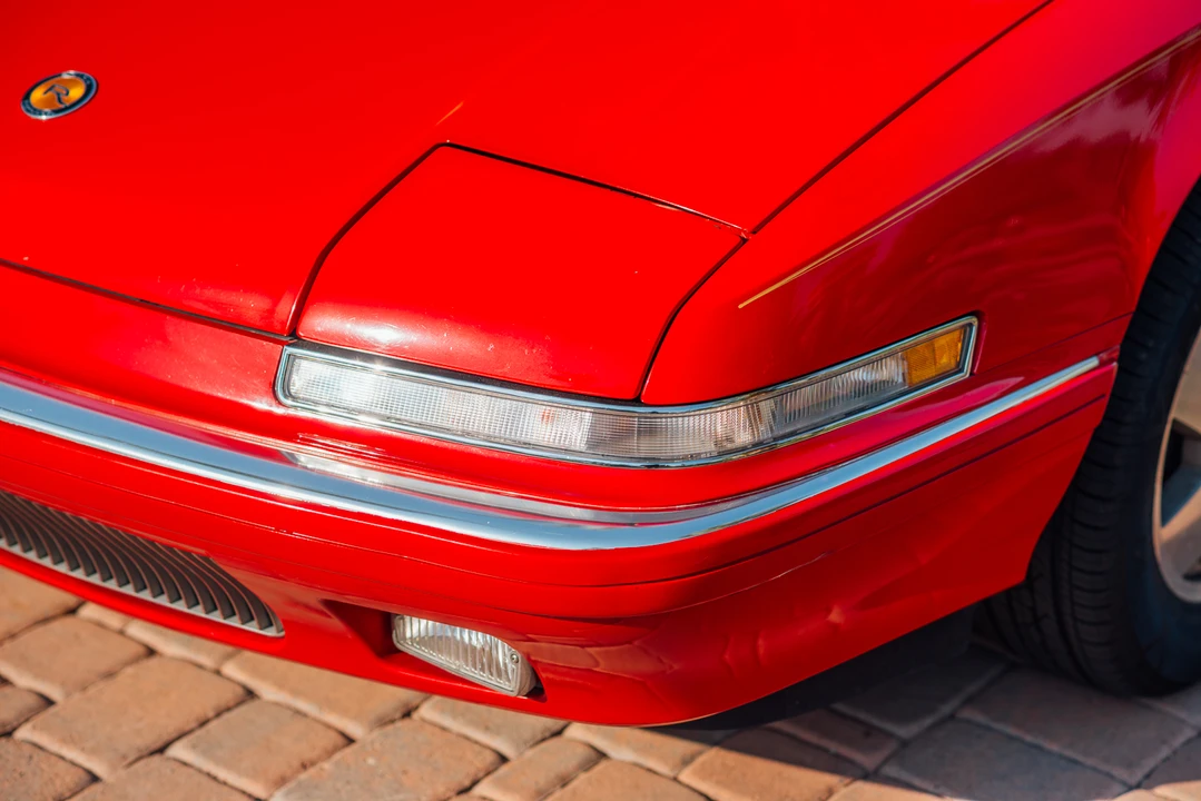 1990 Buick Reatta - Image 14 of 31