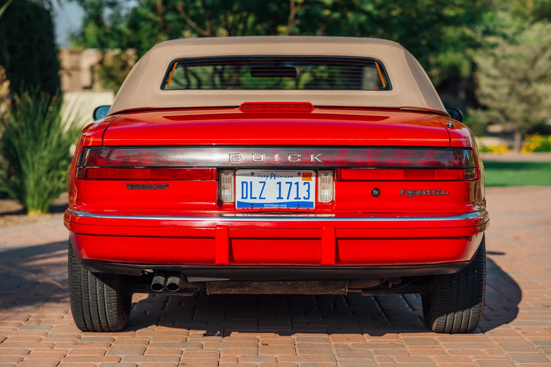 1990 Buick Reatta - Image 5 of 31