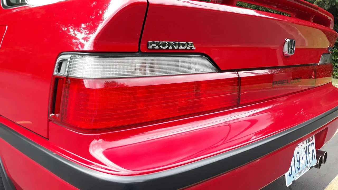 1990 Honda Prelude 3rd Gen - Image 17 of 31