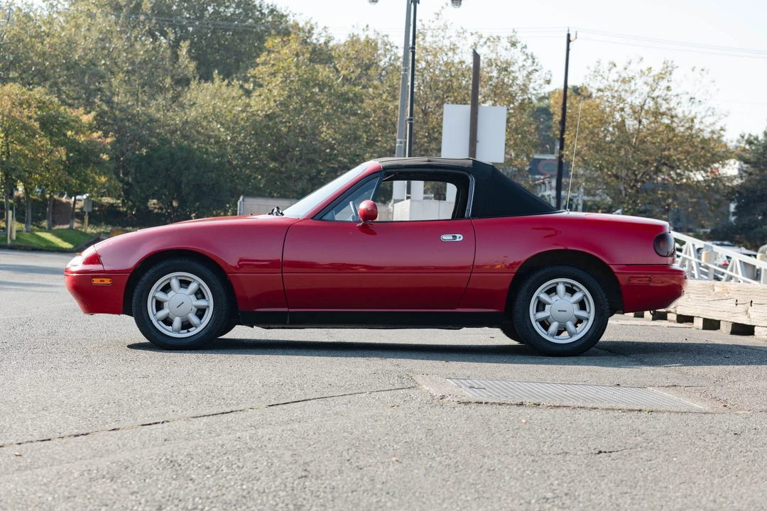 1990 Mazda NA MX-5 Miata - Image 2 of 31
