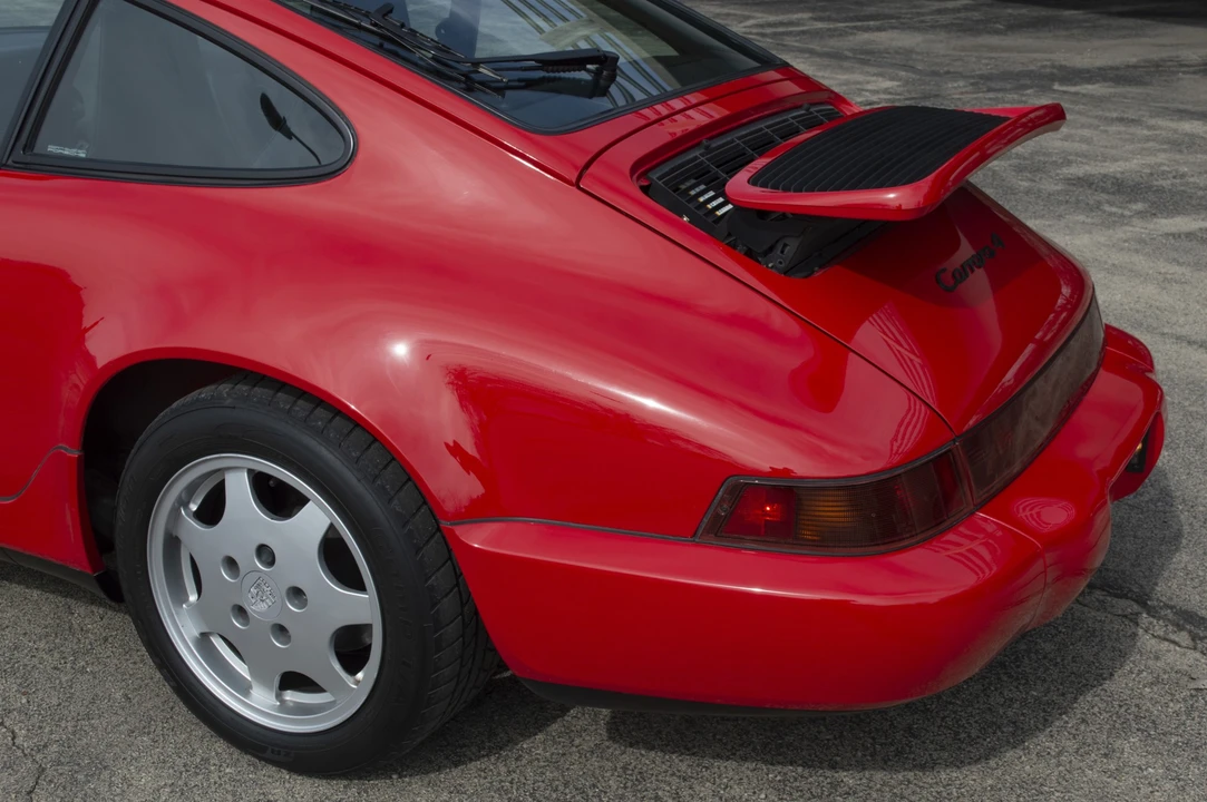 1990 Porsche 964 Carrera 4 - Image 17 of 31