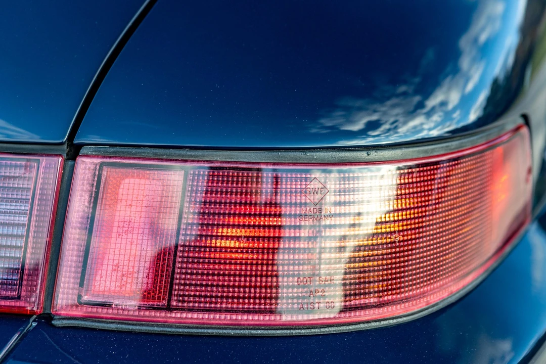 1990 Porsche 964 Carrera 4 - Image 21 of 31