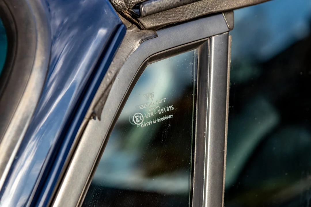 1990 Porsche 964 Carrera 4 - Image 24 of 31