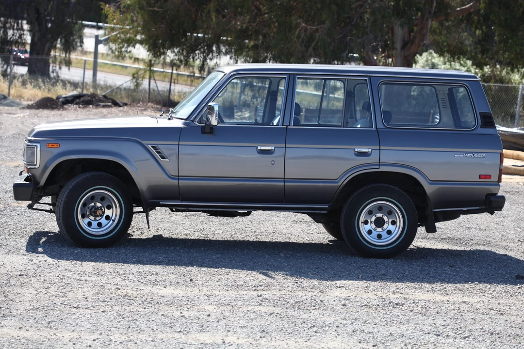1990 Toyota J60 Land Cruiser - Image 2 of 31