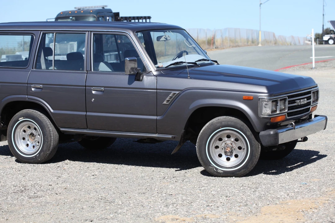 1990 Toyota J60 Land Cruiser - Image 15 of 31
