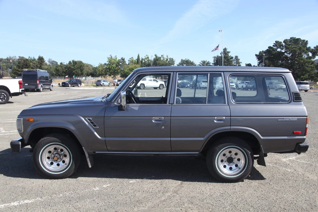 1990 Toyota J60 Land Cruiser - Image 3 of 31