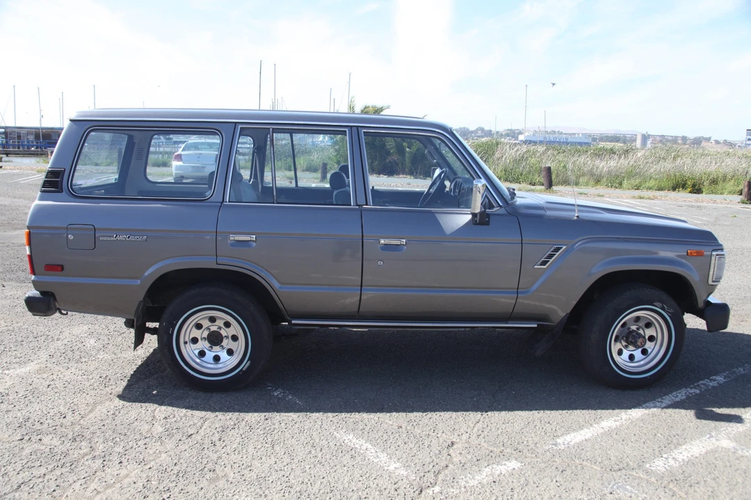 1990 Toyota J60 Land Cruiser - Image 10 of 31