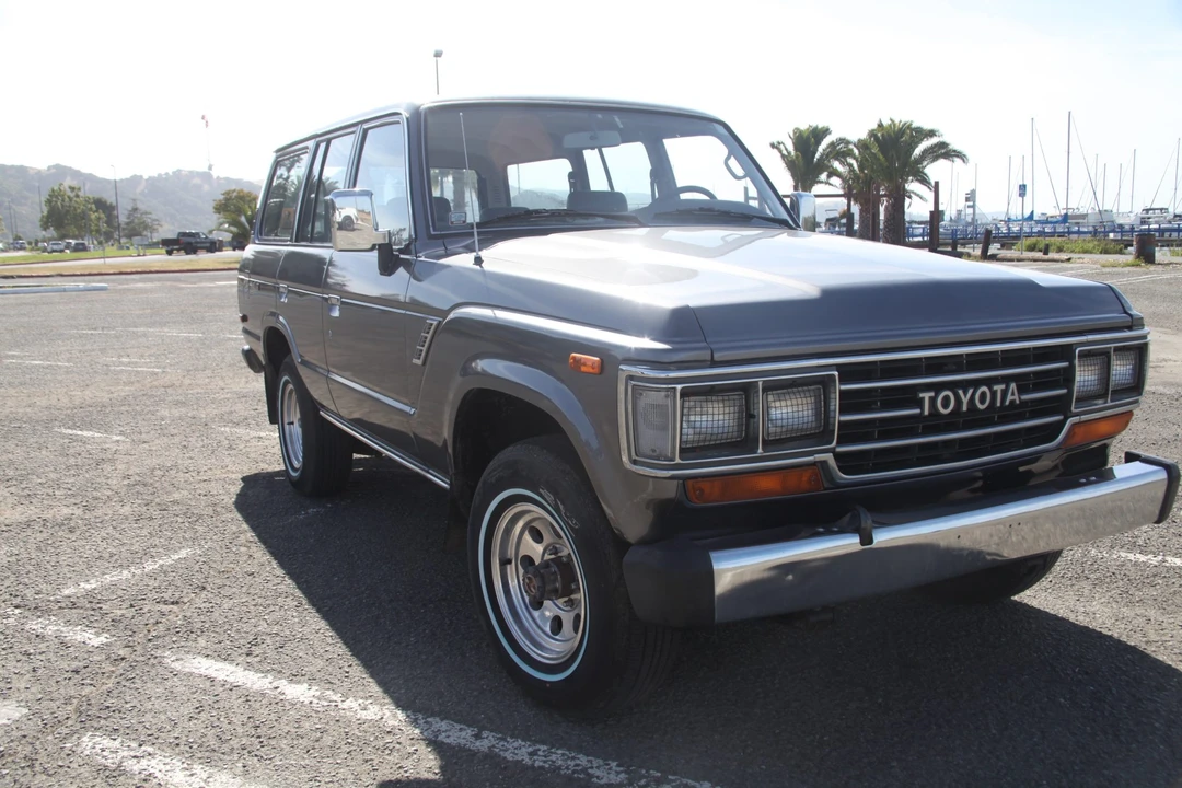 1990 Toyota J60 Land Cruiser - Image 11 of 31