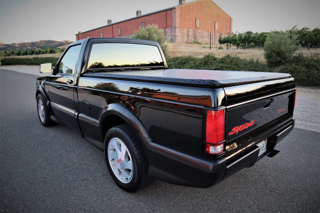 1991 GMC Syclone - Image 5 of 31